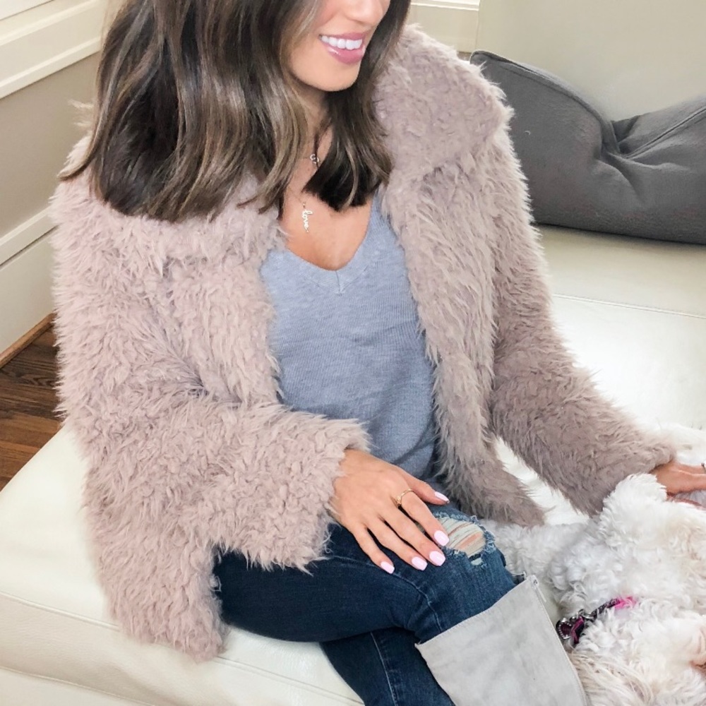 Fuzzy pocketed jacket taupe worn once